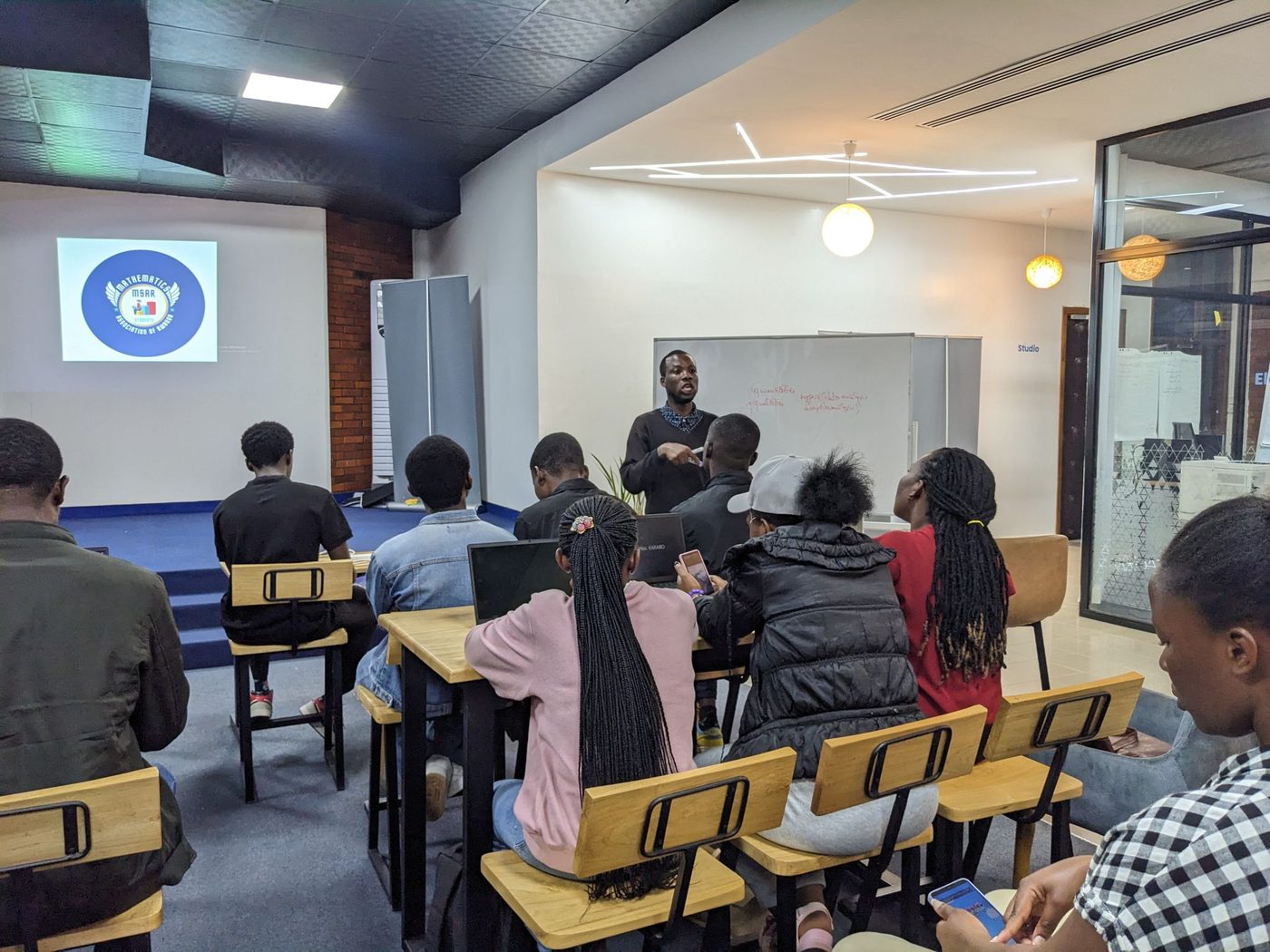 Weekly session, UR&ndash;CST